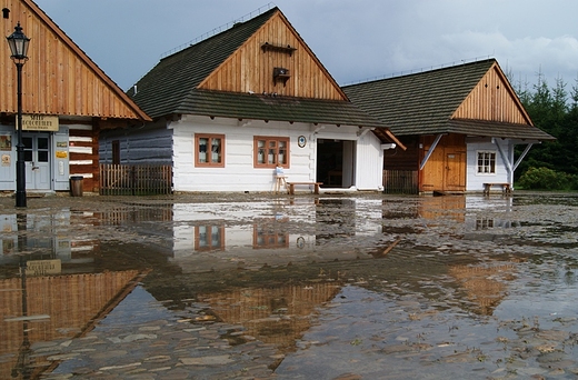 skansen  po  deszczu