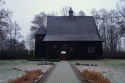 Drewniany kościółek filialny pw. Wszystkich Świętych w Popowicach ok. 1520 r.