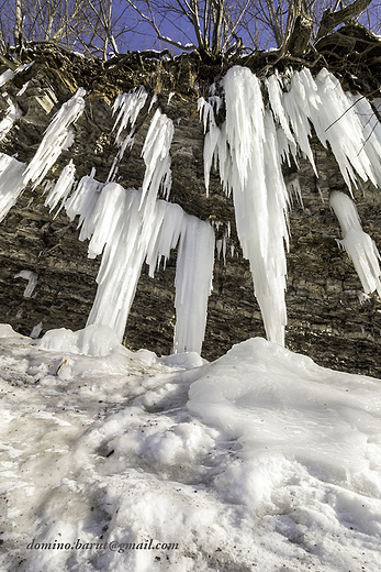 lodowe stalaktyty