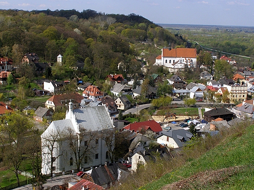 WIDOK Z GRY NA MIASTO