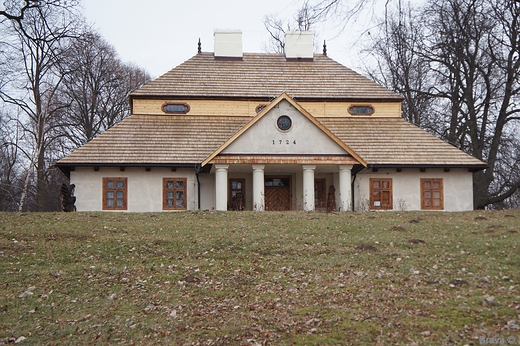 Staropolski dworek w Krzykawce-1724r.