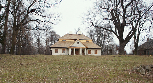 Staropolski dworek w Krzykawce-1724r.