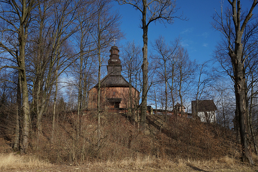 Koci parafialny pw. witego Ducha, drewniany z 1685 r., dzwonnica