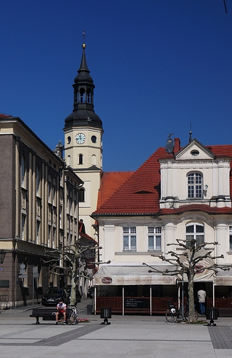 Wiosenny spacer po Pszczynie. Widok na koci farny.