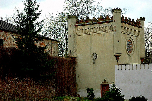 Kielce - romantyczna baszta w paacyku Tomasza Zieliskiego