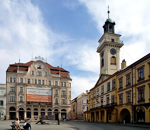 Cieszyn. Ratusz z 1800r. z pogranicza pnego baroku i klasycyzmu.