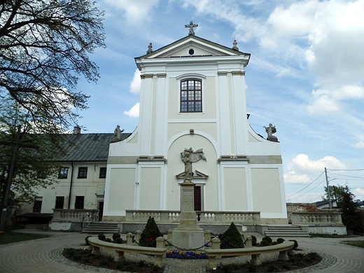 Poreformacki zesp klasztorny z XVIII w.