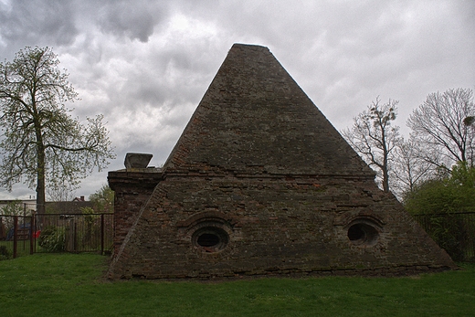 Piramida w Ronowie-1780r.