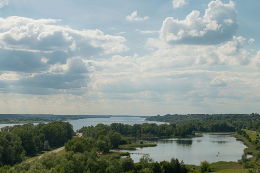 Widok na Wis z pockiej promenady...