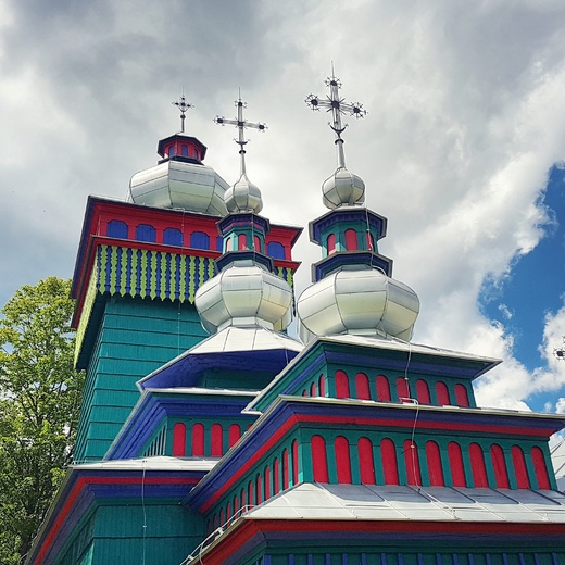 Najbardziej kolorowa cerkiew Łemkowszczyzny znajduje się w Świątkowej Wielkiej. Beskid Niski