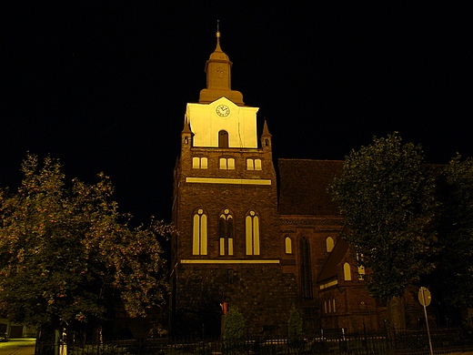 Kościół w Mieszkowicach nocą