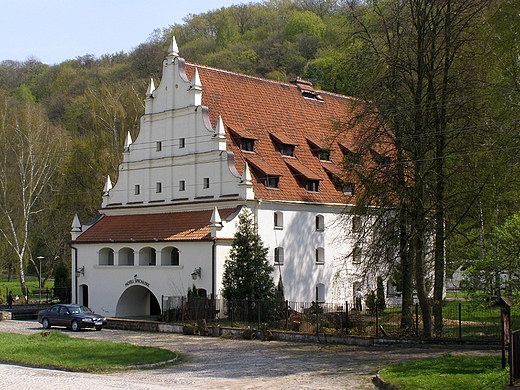 ZABYTKOWY SPICHLERZ - OBECNIE POPULARNY HOTEL.