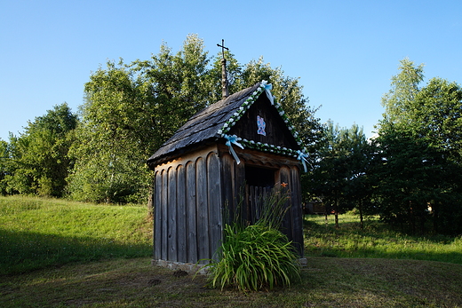 Drewniana kapliczka - Szlak Jana Nepomucena - Huta Stara