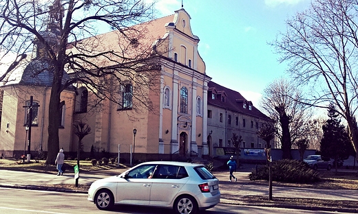 Klasztor parafialny katolicki w. Krzya