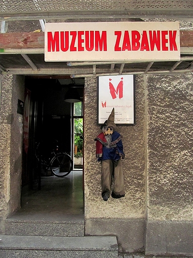 Wejcie do MUZEUM ZABAWEK