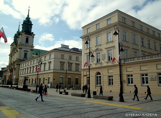 Akademia Sztuk Piknych ul. Krakowskie Przedmiecie 5 Warszawa ,w gbi Koci witego Krzya.