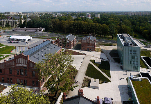 Katowice. Po prawej nowa siedziba Muzeum lskiego.