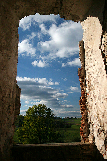 Zamek Krzytopr - widok z okna (jednego z 365 zamkowych okien)