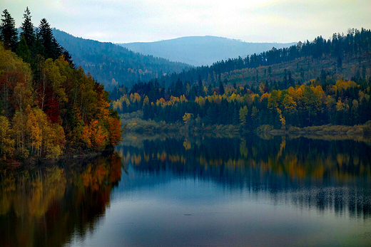 Jesień nad Jeziorem Czerniańskim