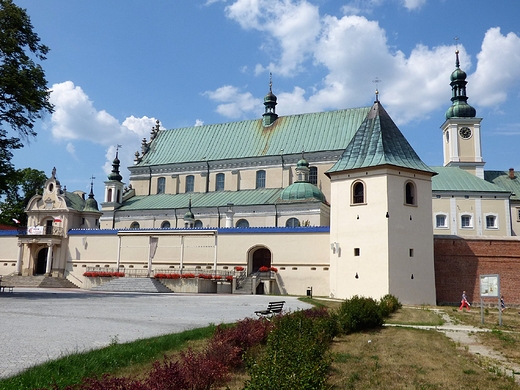 Koci i klasztor bernardynw.