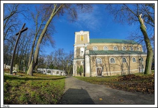 Tursko - pnobarokowy koci w. Andrzeja Apostoa Sanktuarium Matki Boej Turskiej_8mm