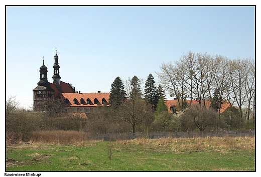 Kazimierz Biskupi - Klasztor Misjonarzy witej Rodziny (dawny klasztor Bernardynw)