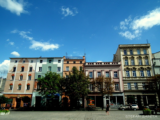 Rynek i kamieniczki mieszczaskie w Brzegu.