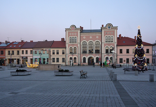 ywiec w beznieny styczniowy dzie. Rynek z ratuszem.