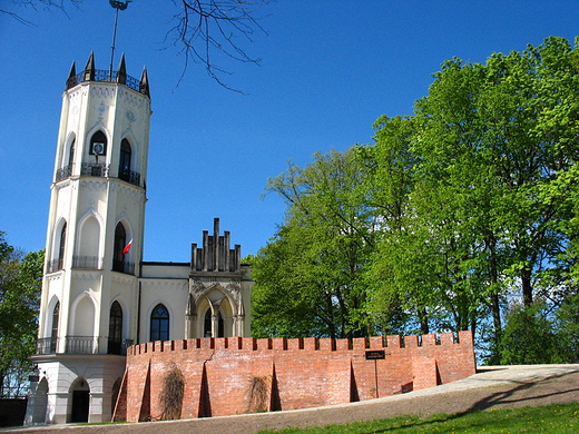 Neogotycki paac Krasiskich w Opinogrze