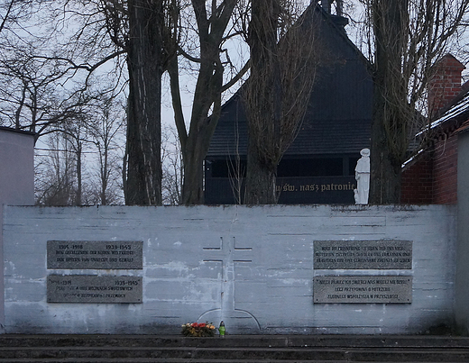 Pomnik polegych w I-szej i II wojnie wiatowej