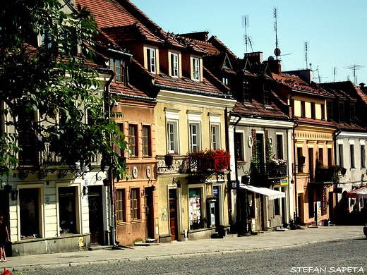 kamieniczki na rynku w Sandomierzu.