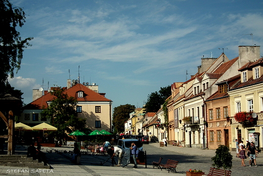 kamieniczki na rynku w Sandomierzu.