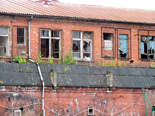 Hangar Zachodni w ruinie