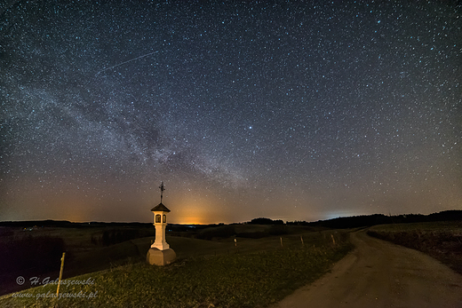 Milky Way i Kapliczka w Wodzikach