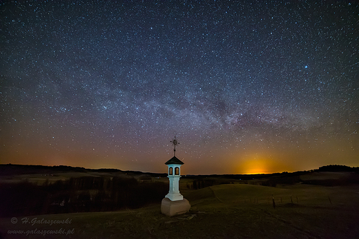 Milky Way i Kapliczka w Wodzikach