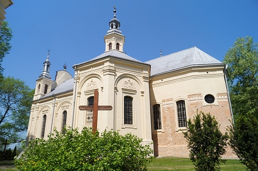 Koci Wniebowzicia Najwitszej Maryi Panny , w Uchaniach