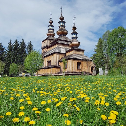 Dawna emkowska cerkiew grekokatolicka w. w. Kosmy i Damiana w Krempnej. Beskid Niski