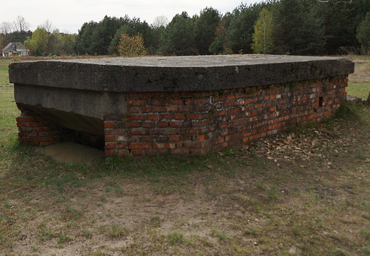 Park Historyczny Blizna-poligon broni V 1 i V 2-schron na stanowisku startowym