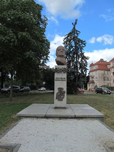 Moniuszko na rozwidleniu ulic