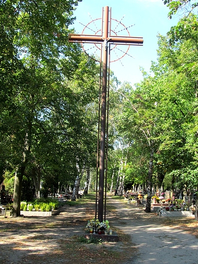 Krzy centralny na nowym cmentarzu Podgrza