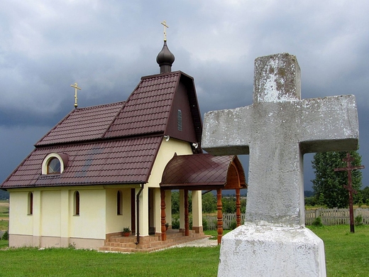 Przycmentarna wspczesna cerkiew Zanicia Przenajwitszej Bogurodzicy