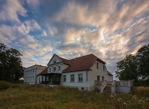 Jabkowo - klasycystyczny dwr wzniesiony na pocztku XIX wieku.