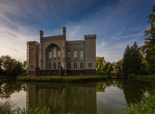 Zamek w Krniku, pera neogotyckiej architektury rezydencjonalnej.