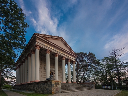 Rogalin - kaplica w. Marcelina, zbudowana w latach 1817-1820.