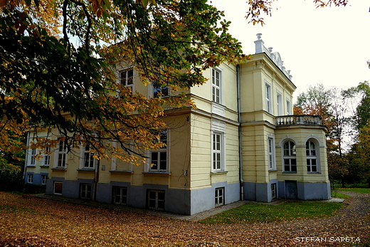 Paac Zakrzeskich w Sieborowicach - obecnie Pastwowy Dom Dziecka.