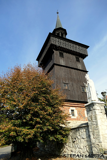 Dzwonnica przy kociele w.Magorzaty w Raciborowicach.