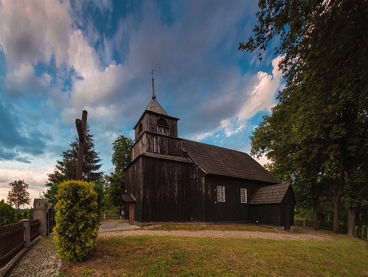 Podlesie Kocielne - drewniany koci w. Anny wzniesiony w 1712 roku.