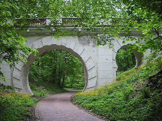 Park Natoliski w Warszawie. Most Mauretaski.