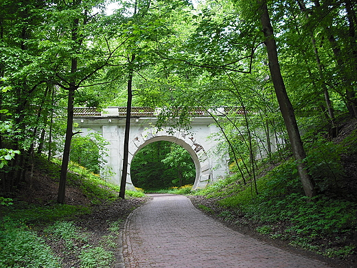 Park Natoliski w Warszawie. Most Mauretaski.