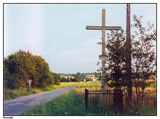 Ruszw - krzy upamitniajcy zwycistwo 75 pp nad bolszewikami w 1931 roku (skan)